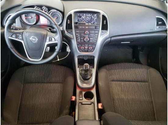 2015 Opel Astra J Lim.  Edition