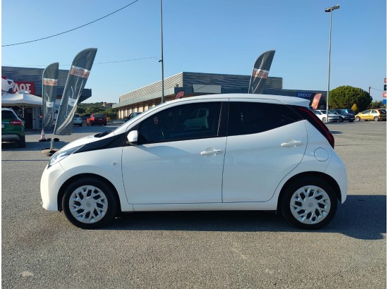 2021 Toyota AYGO x-play 2021 Toyota AYGO x-play