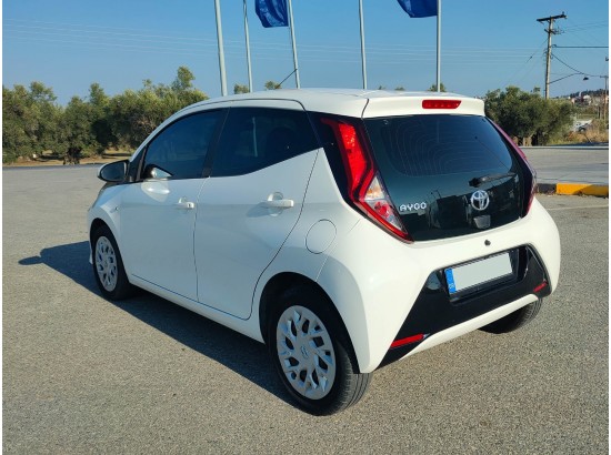 2021 Toyota AYGO x-play 2021 Toyota AYGO x-play