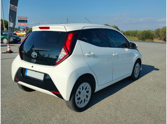 2021 Toyota AYGO x-play 2021 Toyota AYGO x-play