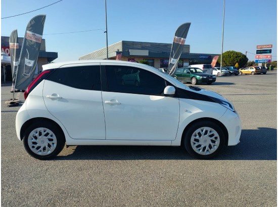 2021 Toyota AYGO x-play 2021 Toyota AYGO x-play