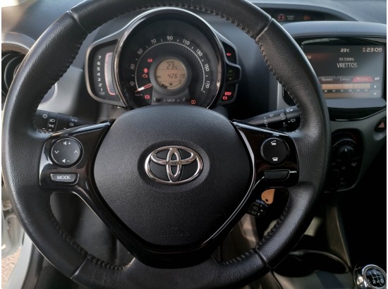 2021 Toyota AYGO x-play 2021 Toyota AYGO x-play