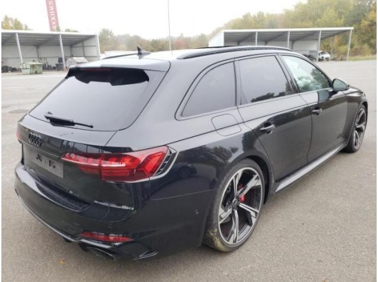 2022 Audi RS 4 Avant 2.9 TFSI quattro