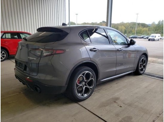 2024 Alfa Romeo Stelvio Sprint Q4