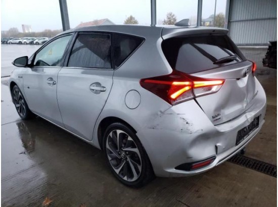 2016 Toyota Auris Hybrid Design Edition