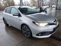 2016 Toyota Auris Hybrid Design Edition