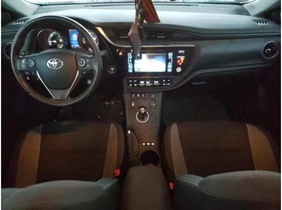 2016 Toyota Auris Hybrid Design Edition