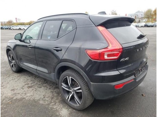 2022 Volvo XC40 R Design 2WD 2022 Volvo XC40 R Design 2WD