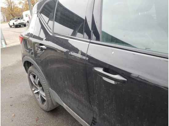 2022 Volvo XC40 R Design 2WD 2022 Volvo XC40 R Design 2WD