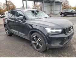 2022 Volvo XC40 R Design 2WD
