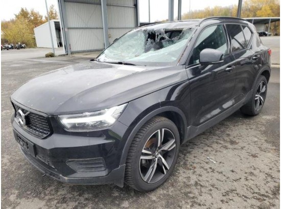 2022 Volvo XC40 R Design 2WD 2022 Volvo XC40 R Design 2WD