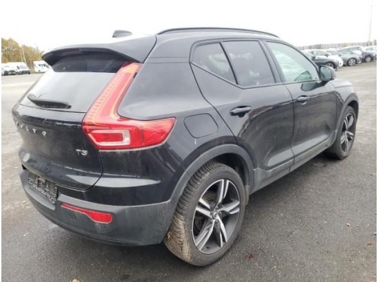 2022 Volvo XC40 R Design 2WD 2022 Volvo XC40 R Design 2WD