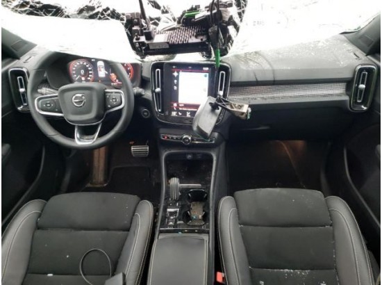 2022 Volvo XC40 R Design 2WD 2022 Volvo XC40 R Design 2WD