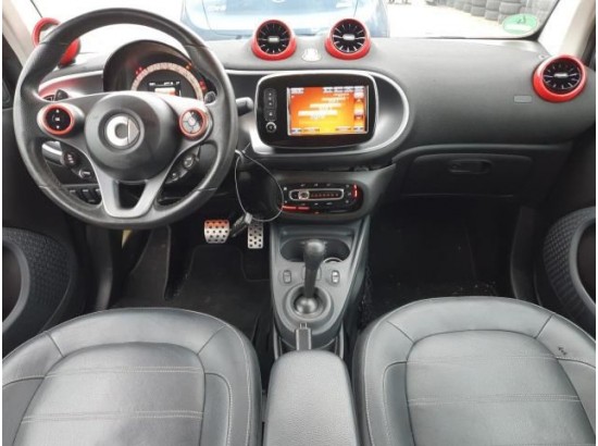 2018 Smart fortwo cabrio Basis 66 kW 2018 Smart fortwo cabrio Basis 66 kW
