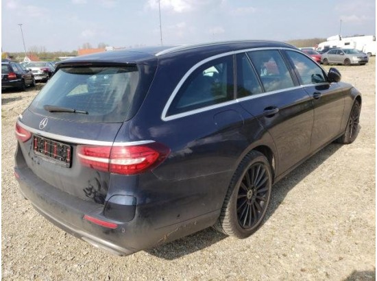 2022 Mercedes-Benz E -Klasse T-Modell E 300 e 2022 Mercedes-Benz E -Klasse T-Modell E 300 e