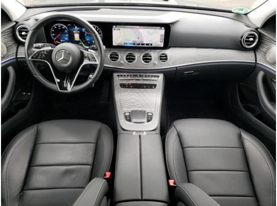 2022 Mercedes-Benz E -Klasse T-Modell E 300 e 2022 Mercedes-Benz E -Klasse T-Modell E 300 e