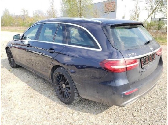 2022 Mercedes-Benz E -Klasse T-Modell E 300 e 2022 Mercedes-Benz E -Klasse T-Modell E 300 e