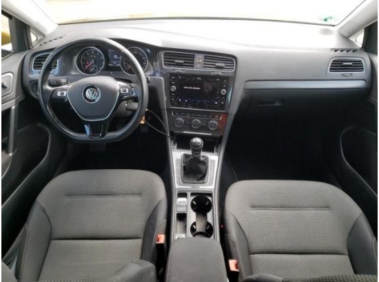 2017 Volkswagen Golf VII Lim. Comfortline BMT/Start-Stopp 2017 Volkswagen Golf VII Lim. Comfortline BMT/Start-Stopp