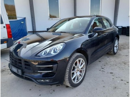 2015 Porsche Macan Turbo 2015 Porsche Macan Turbo
