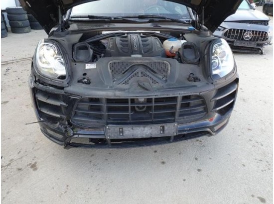 2015 Porsche Macan Turbo 2015 Porsche Macan Turbo
