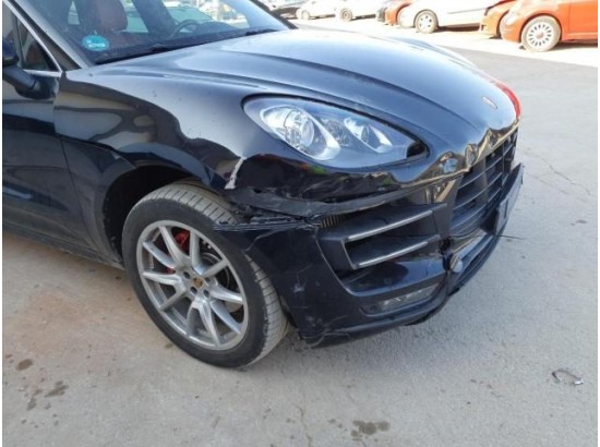 2015 Porsche Macan Turbo 2015 Porsche Macan Turbo