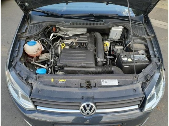 2016 Volkswagen Polo V Highline BMT/Start-Stopp 2016 Volkswagen Polo V Highline BMT/Start-Stopp