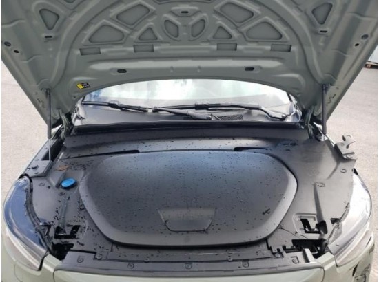 2024 Volvo XC40 Ultimate Recharge Pure Electric 2WD 2024 Volvo XC40 Ultimate Recharge Pure Electric 2WD