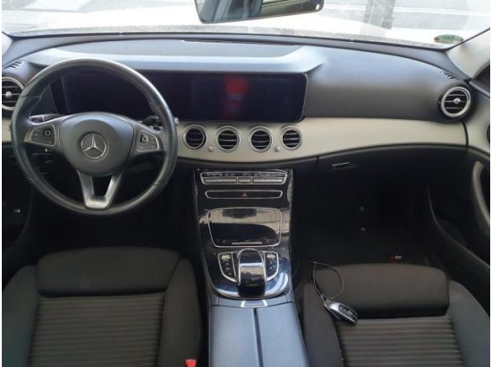 2017 Mercedes-Benz E -Klasse T-Modell E 220 d 2017 Mercedes-Benz E -Klasse T-Modell E 220 d