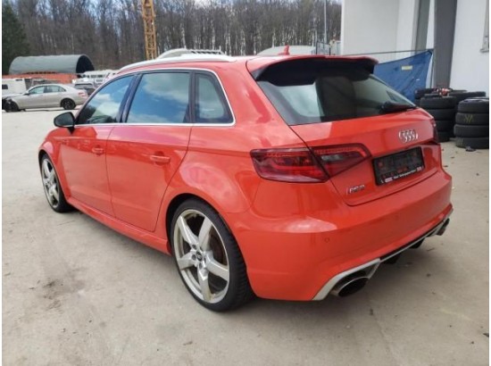 2015 Audi RS 3 Sportback 2.5 TFSI quattro 2015 Audi RS 3 Sportback 2.5 TFSI quattro