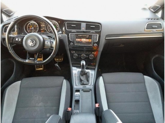 2016 Volkswagen Golf VII Lim. R BMT 4Motion 2016 Volkswagen Golf VII Lim. R BMT 4Motion