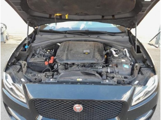 2017 Jaguar F-PACE Prestige AWD 2017 Jaguar F-PACE Prestige AWD