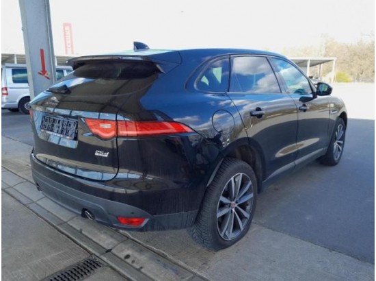 2017 Jaguar F-PACE Prestige AWD 2017 Jaguar F-PACE Prestige AWD