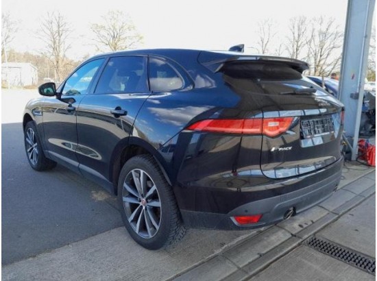2017 Jaguar F-PACE Prestige AWD 2017 Jaguar F-PACE Prestige AWD