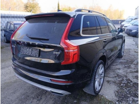 2018 Volvo XC90 Momentum AWD 2018 Volvo XC90 Momentum AWD
