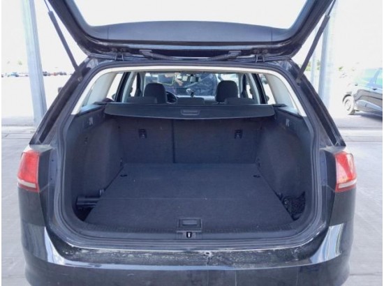 2015 Volkswagen Golf VII Variant Trendline BMT 2015 Volkswagen Golf VII Variant Trendline BMT