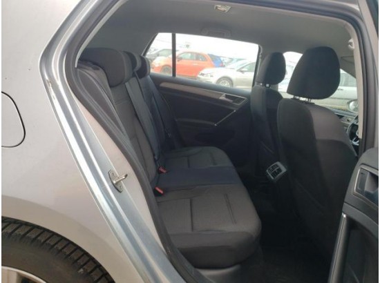 2015 Volkswagen Golf VII Lim. Comfortline BlueMotion TGI 2015 Volkswagen Golf VII Lim. Comfortline BlueMotion TGI