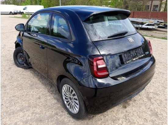 2022 FIAT 500 E Action 2022 FIAT 500 E Action