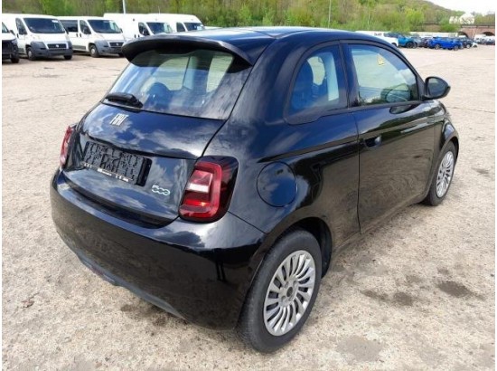2022 FIAT 500 E Action 2022 FIAT 500 E Action