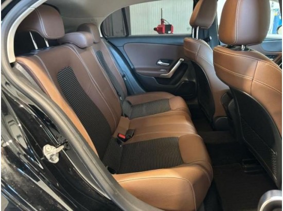 2018 Mercedes-Benz A -Klasse A 160 2018 Mercedes-Benz A -Klasse A 160