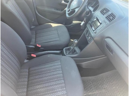 2015 Volkswagen Polo V Trendline BMT/Start-Stopp 2015 Volkswagen Polo V Trendline BMT/Start-Stopp
