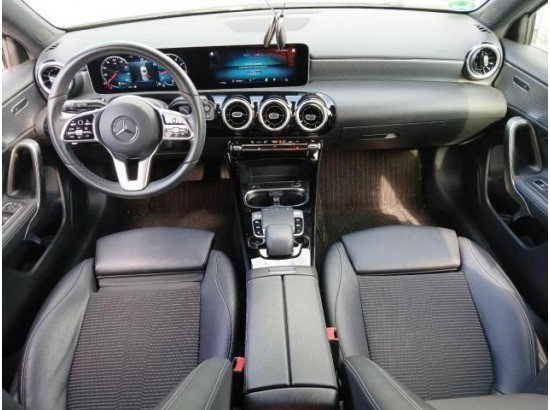 2019 Mercedes-Benz A -Klasse A 180 2019 Mercedes-Benz A -Klasse A 180