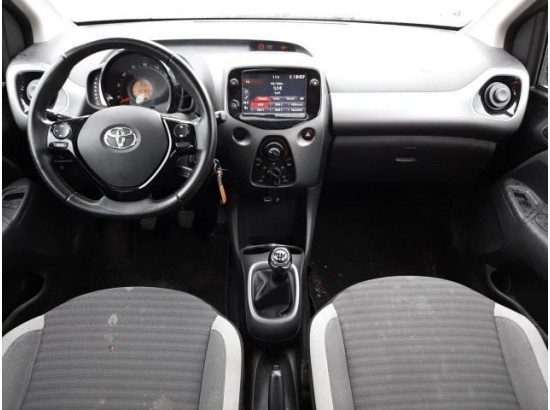 2019 Toyota AYGO x-play club 2019 Toyota AYGO x-play club