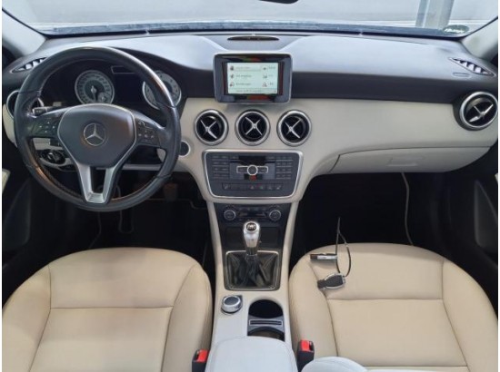 2015 Mercedes-Benz A -Klasse A 200 CDI / d 2015 Mercedes-Benz A -Klasse A 200 CDI / d