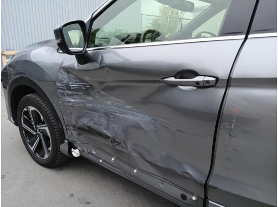 2023 Mitsubishi Eclipse Cross Plus Select Hybrid 4WD 2023 Mitsubishi Eclipse Cross Plus Select Hybrid 4WD
