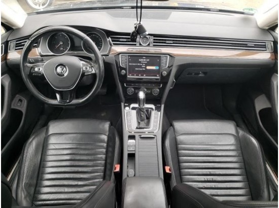 2015 Volkswagen Passat Variant Highline BMT/Start-Stopp 4Motion 2015 Volkswagen Passat Variant Highline BMT/Start-Stopp 4Motion
