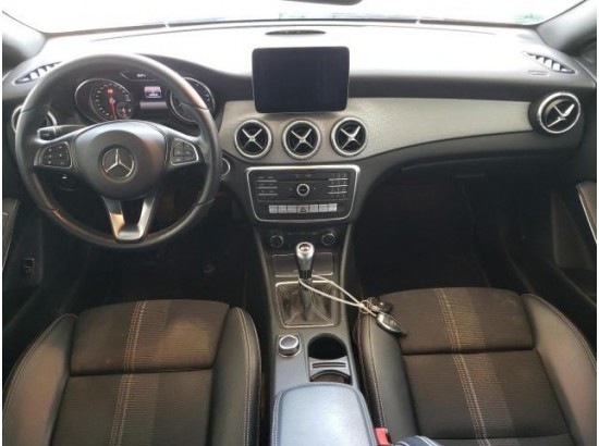 2017 Mercedes-Benz CLA -Klasse CLA 200 2017 Mercedes-Benz CLA -Klasse CLA 200