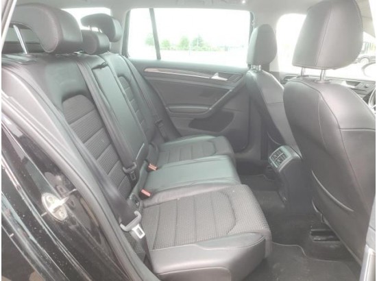 2015 Volkswagen Golf VII Variant Highline BMT 2015 Volkswagen Golf VII Variant Highline BMT