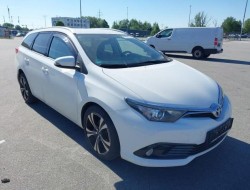 2015 Toyota Auris Touring Sports Design Edition