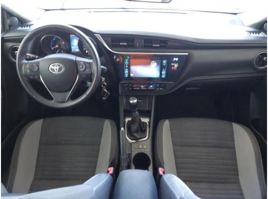 2015 Toyota Auris Touring Sports Design Edition 2015 Toyota Auris Touring Sports Design Edition