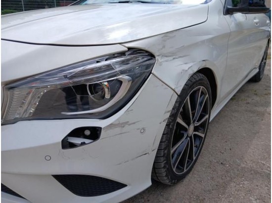 2015 Mercedes-Benz CLA -Klasse CLA 180 2015 Mercedes-Benz CLA -Klasse CLA 180